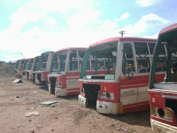 800px-Bus_Bodies_in_Madurai_TNSTC_Bus_Depot